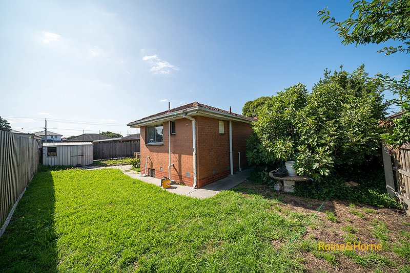 Photo - 51 St James Avenue, Springvale VIC 3171 - Image 8