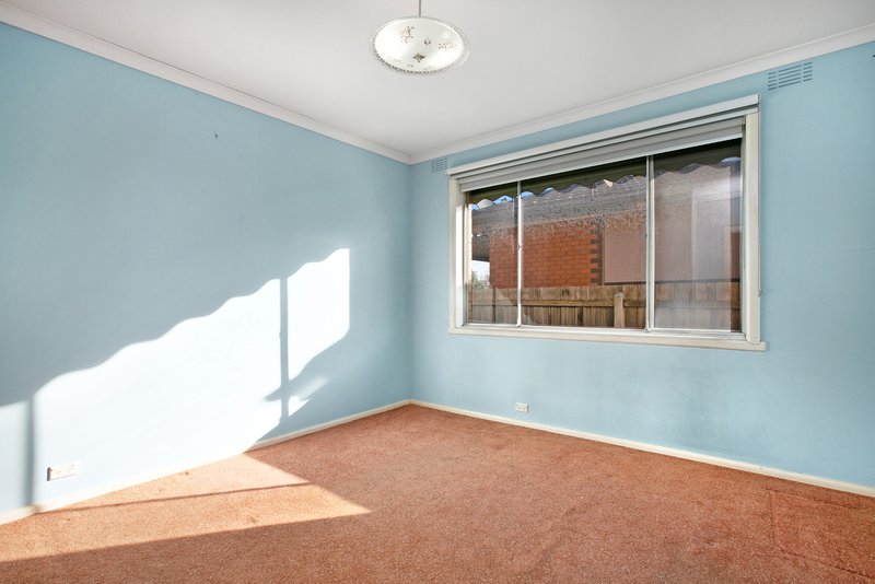 Photo - 51 Stewart Grove, Campbellfield VIC 3061 - Image 8