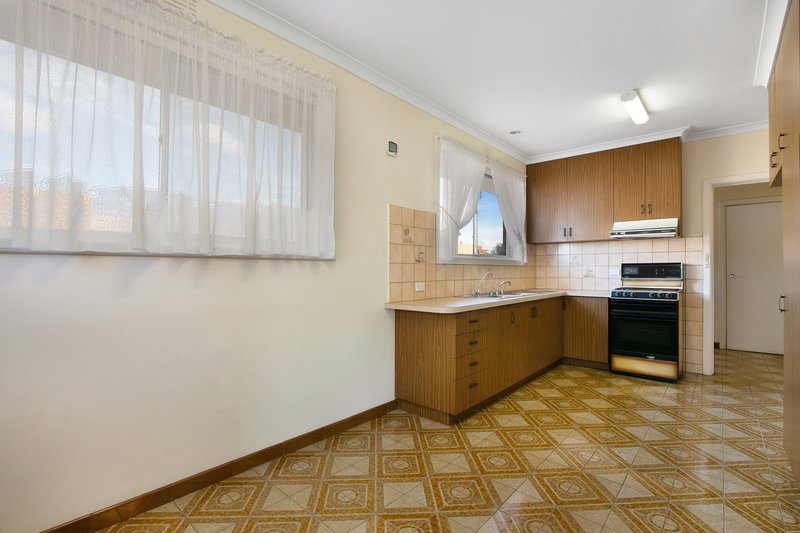 Photo - 51 Stewart Grove, Campbellfield VIC 3061 - Image 4