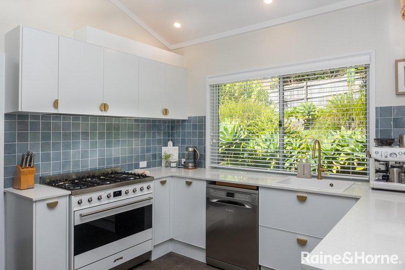 Photo - 51 Tallwood Avenue, Mollymook Beach NSW 2539 - Image 8