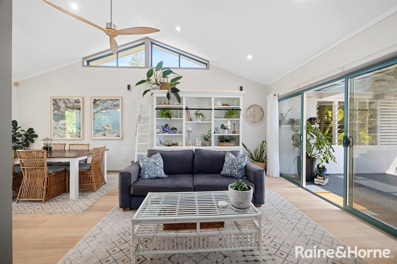 Photo - 51 Tallwood Avenue, Mollymook Beach NSW 2539 - Image 12