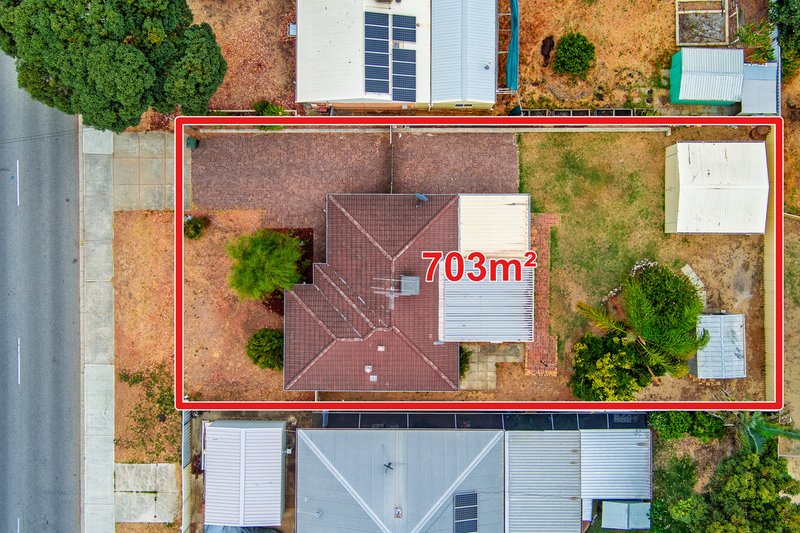 Photo - 51 Teranca Road, Greenfields WA 6210 - Image 2