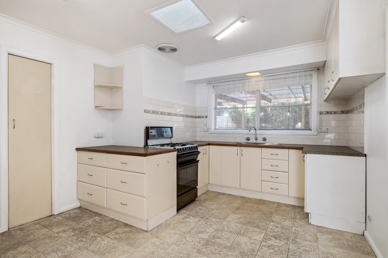 Photo - 51 Thomas Street, Croydon South VIC 3136 - Image 4