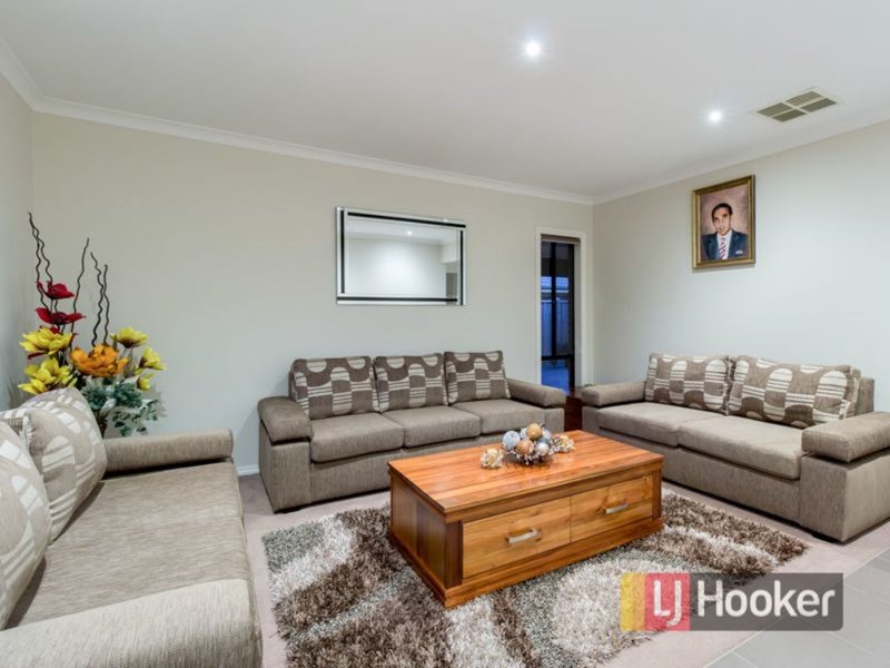 Photo - 51 Thunderbolt Drive, Cranbourne East VIC 3977 - Image 13