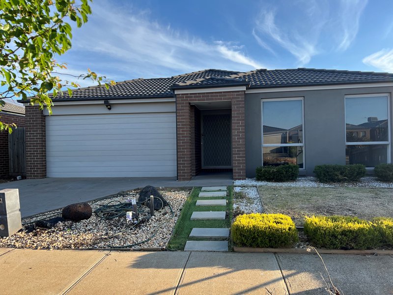 51 Toolern Waters Drive, Weir Views VIC 3338