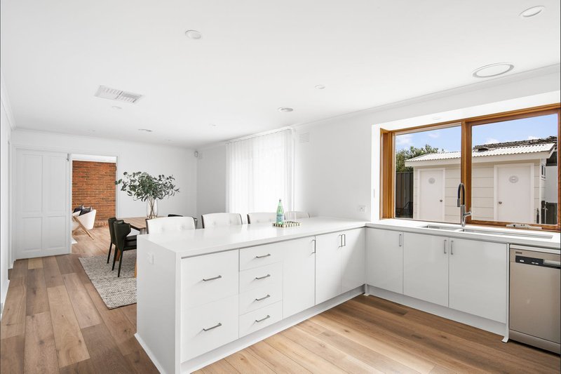 Photo - 51 Tyrone Street, Werribee VIC 3030 - Image 8