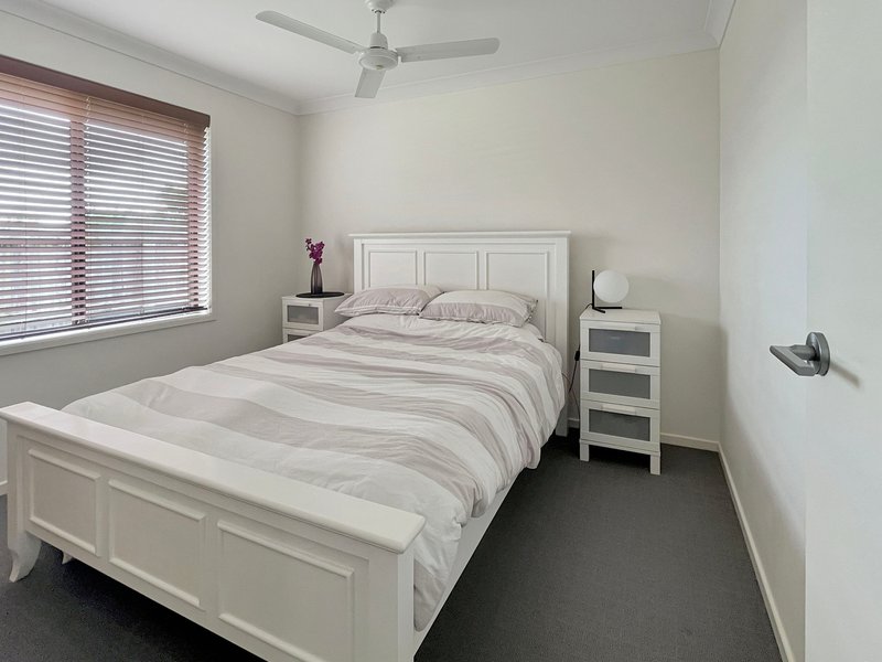 Photo - 51 Valentine Circuit, Augustine Heights QLD 4300 - Image 11