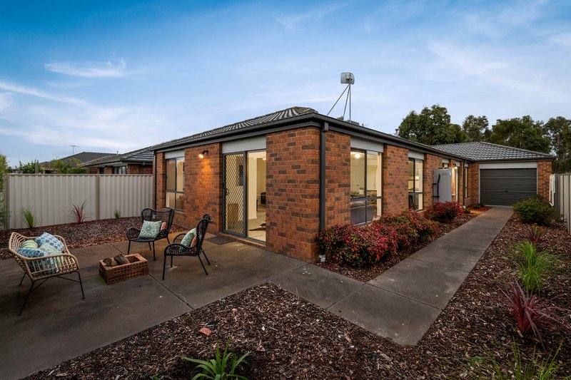 Photo - 51 Victory Drive, Pakenham VIC 3810 - Image 15