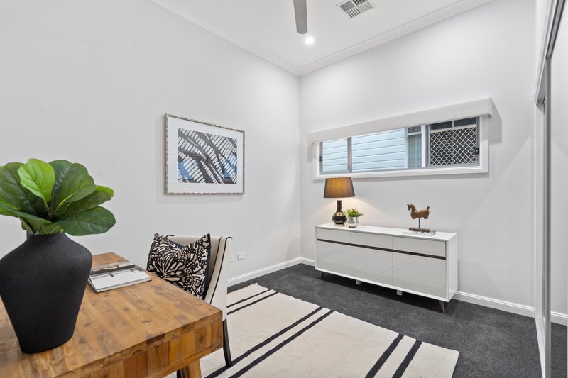 Photo - 51 Walnut Street, Wynnum QLD 4178 - Image 16