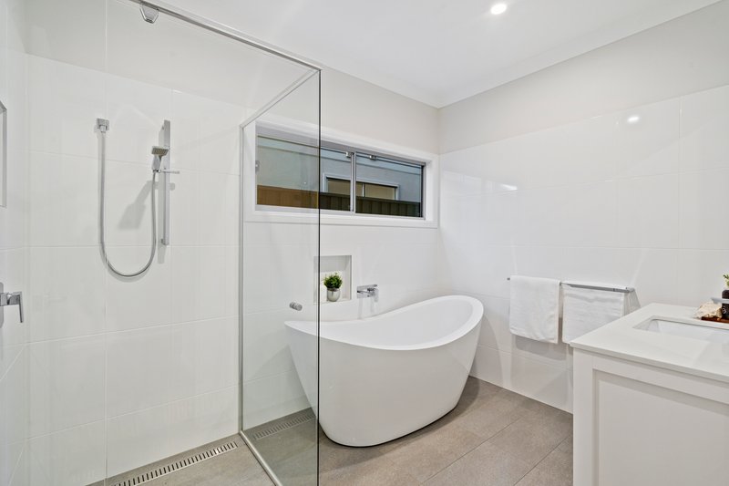 Photo - 51 Walnut Street, Wynnum QLD 4178 - Image 20