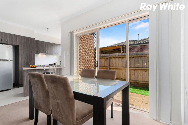 Photo - 5/1 Walnut Way, Pakenham VIC 3810 - Image 3