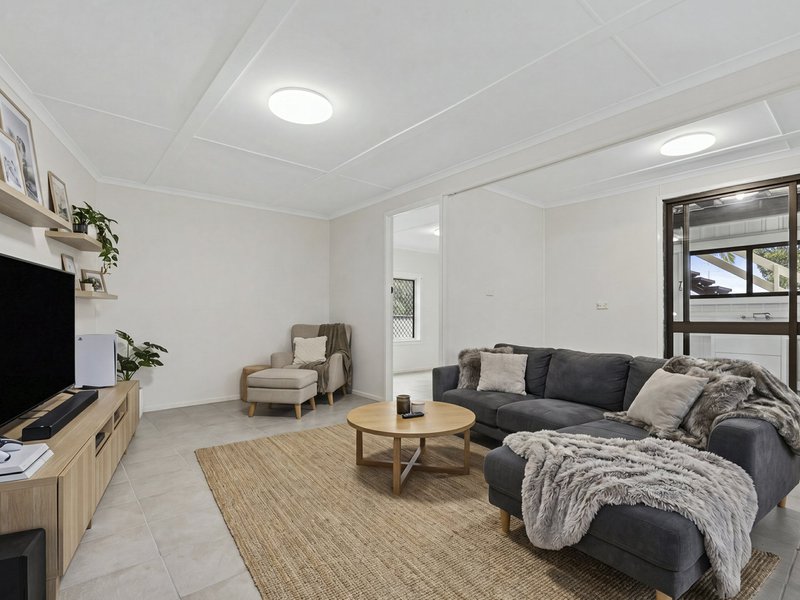 Photo - 51 Warrigal Street, Bellara QLD 4507 - Image 13