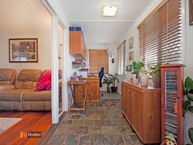 Photo - 51 Wattle Street, Kallangur QLD 4503 - Image 3