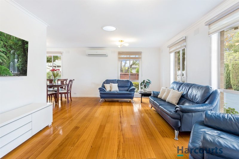 Photo - 51 Windella Crescent, Glen Waverley VIC 3150 - Image 3