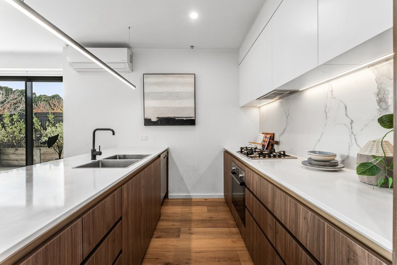 Photo - 5/1 Winton Street, Burwood VIC 3125 - Image 5