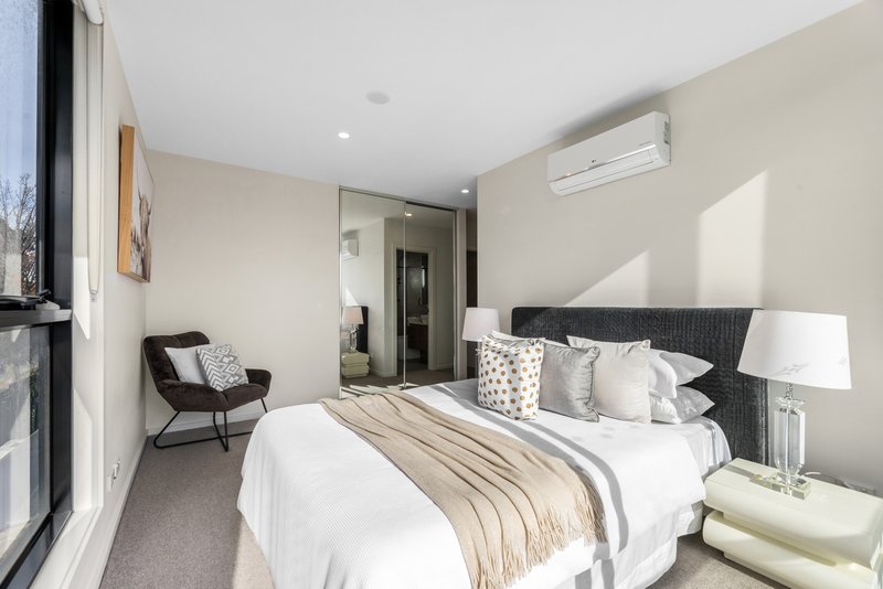 Photo - 5/1 Winton Street, Burwood VIC 3125 - Image 7