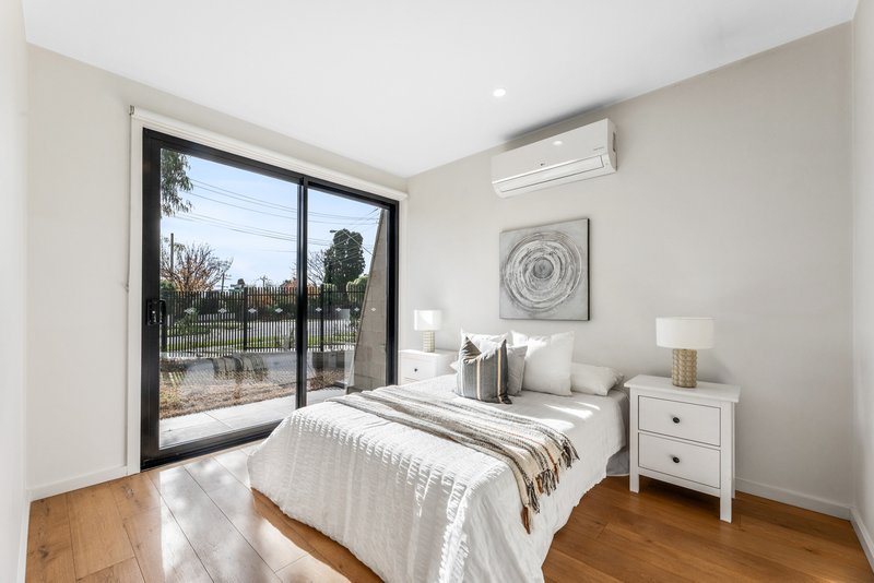 Photo - 5/1 Winton Street, Burwood VIC 3125 - Image 9