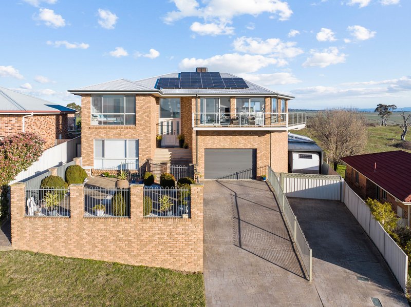 Photo - 51 Yeo Crescent, Yass NSW 2582 - Image 2