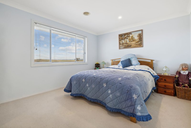 Photo - 51 Yeo Crescent, Yass NSW 2582 - Image 8