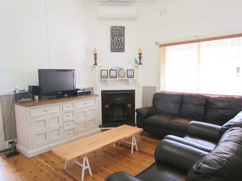 Photo - 51 York Street, Greta NSW 2334 - Image 2