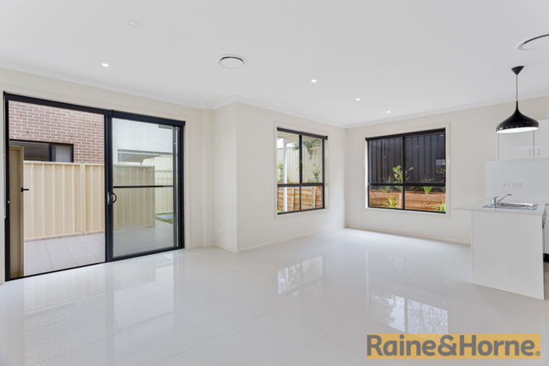 Photo - 5/10-12 Napier Street, Rooty Hill NSW 2766 - Image 3