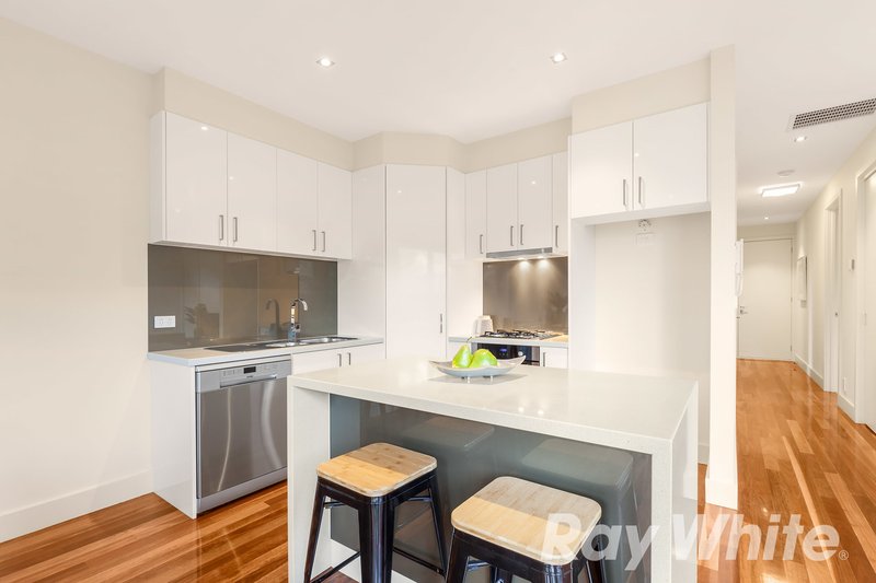 Photo - 5/10 Camelia Street, Box Hill VIC 3128 - Image 3