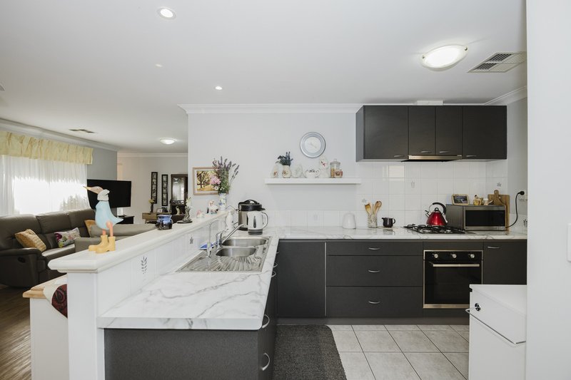 Photo - 5/10 Leslie Street, Cannington WA 6107 - Image 2