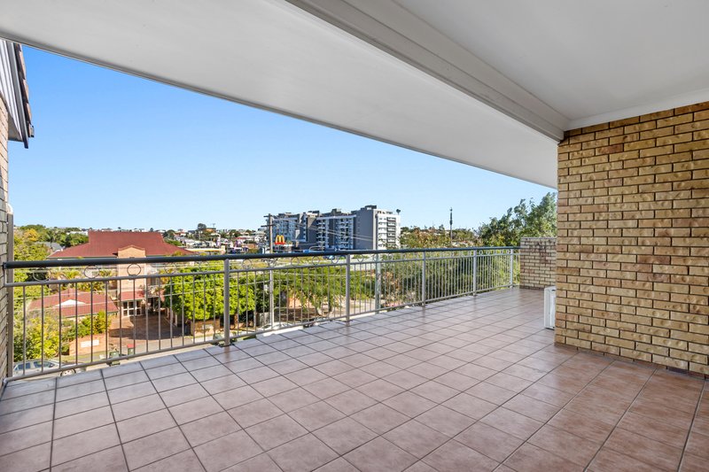 Photo - 5/10 Macaulay , Coorparoo QLD 4151 - Image 8