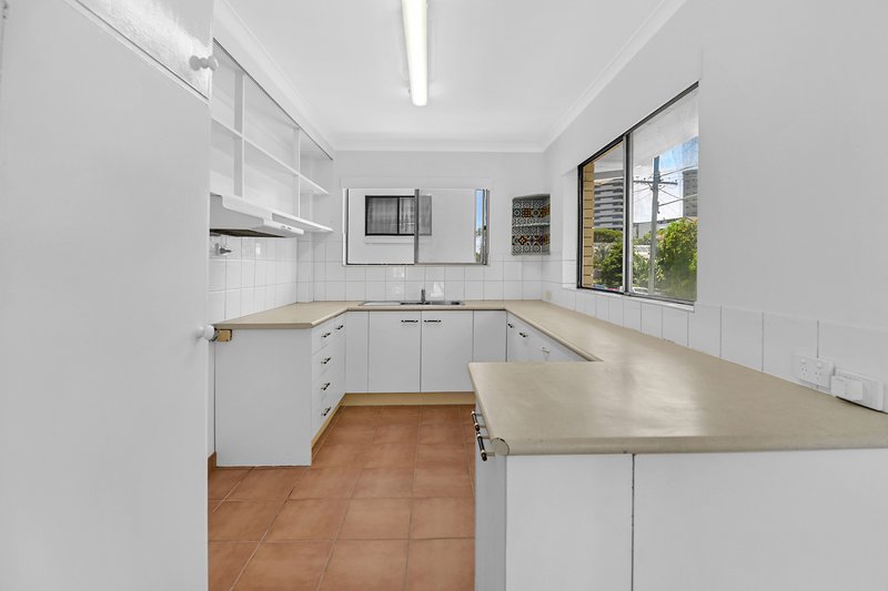 Photo - 5/10 Monaco Street, Surfers Paradise QLD 4217 - Image 2