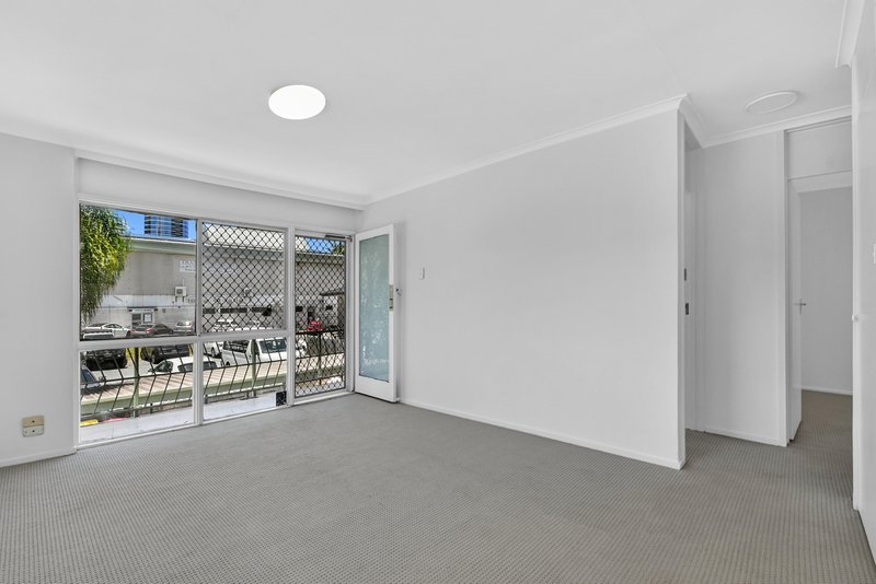 Photo - 5/10 Monaco Street, Surfers Paradise QLD 4217 - Image 6