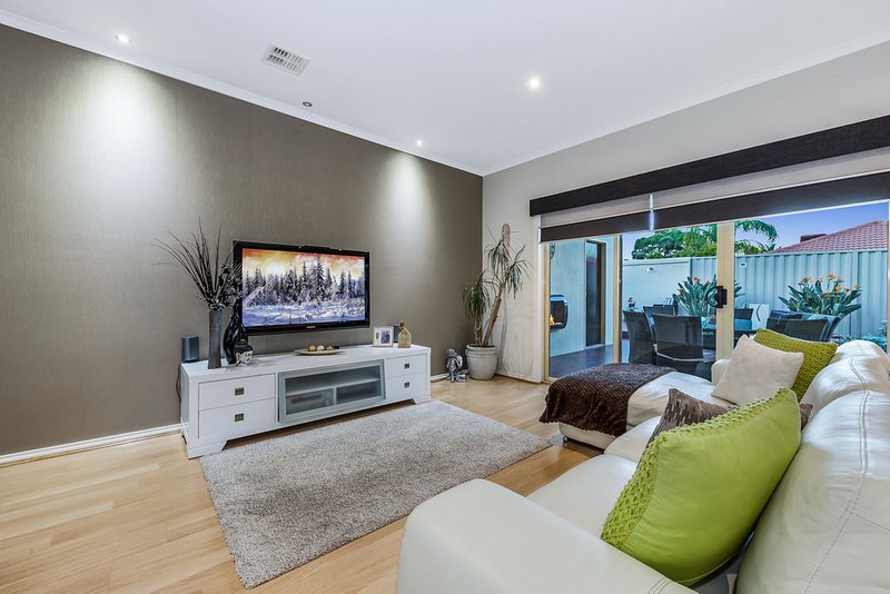 Photo - 5/10 Wyndham Place, Rowville VIC 3178 - Image 3