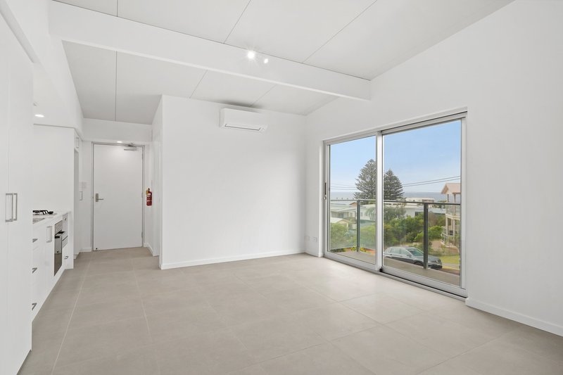 Photo - 5/100 Ocean View Drive, Wamberal NSW 2260 - Image 6