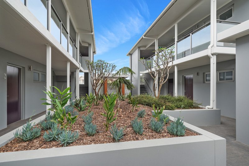 Photo - 5/100 Ocean View Drive, Wamberal NSW 2260 - Image 9