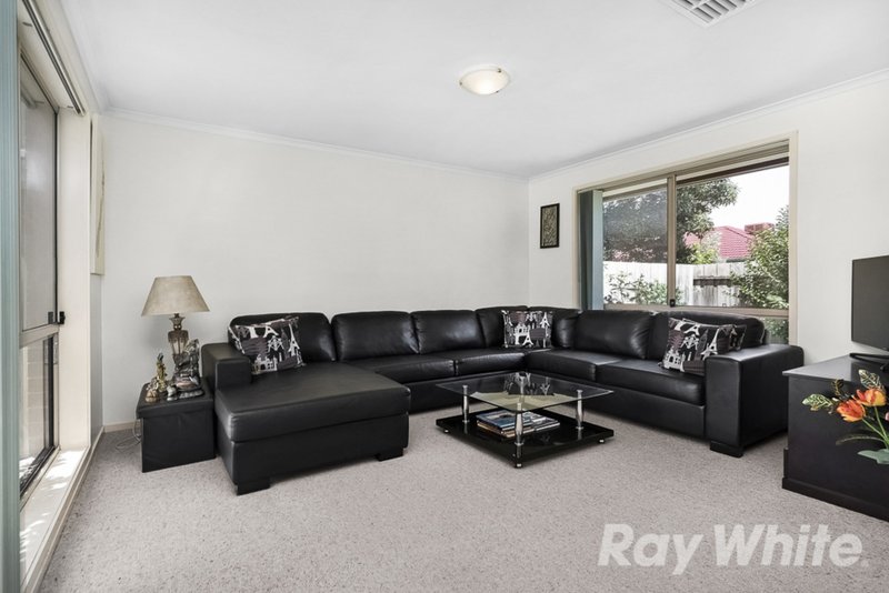 Photo - 5/101 Watsons Road, Glen Waverley VIC 3150 - Image 2