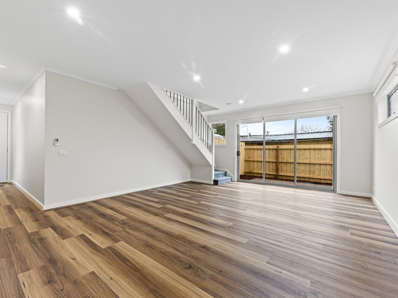 Photo - 5/1019 High Street, Reservoir VIC 3073 - Image 2