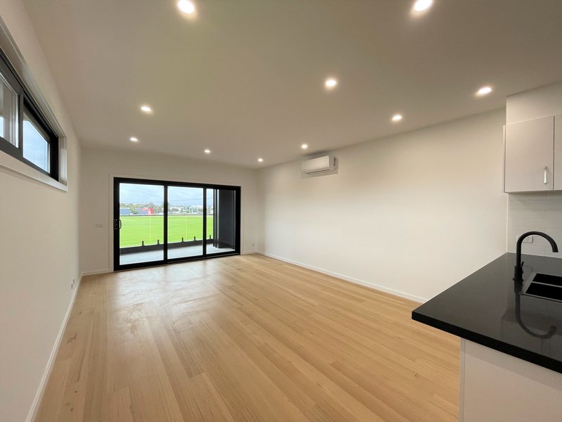 Photo - 5/102 Albert Street, Preston VIC 3072 - Image 2