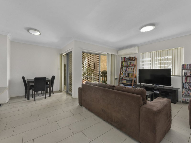 Photo - 5/102 Melton Road, Nundah QLD 4012 - Image 5