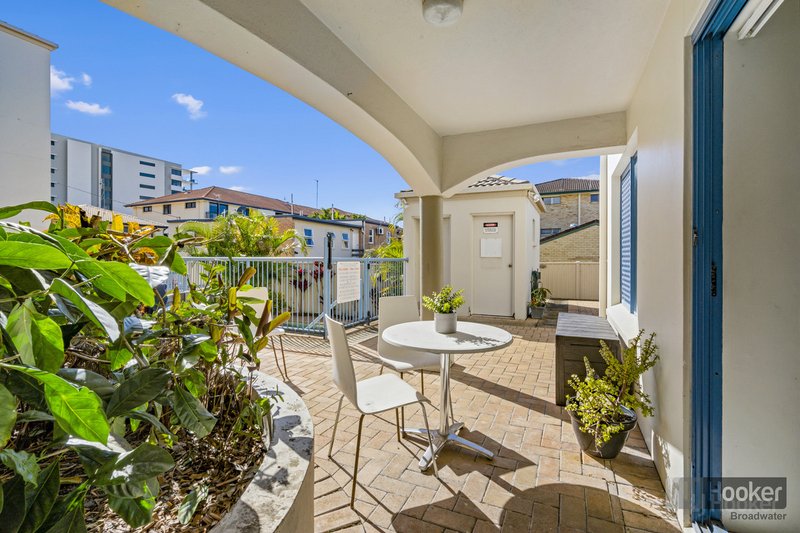 Photo - 5/103-105 Frank Street, Labrador QLD 4215 - Image 9