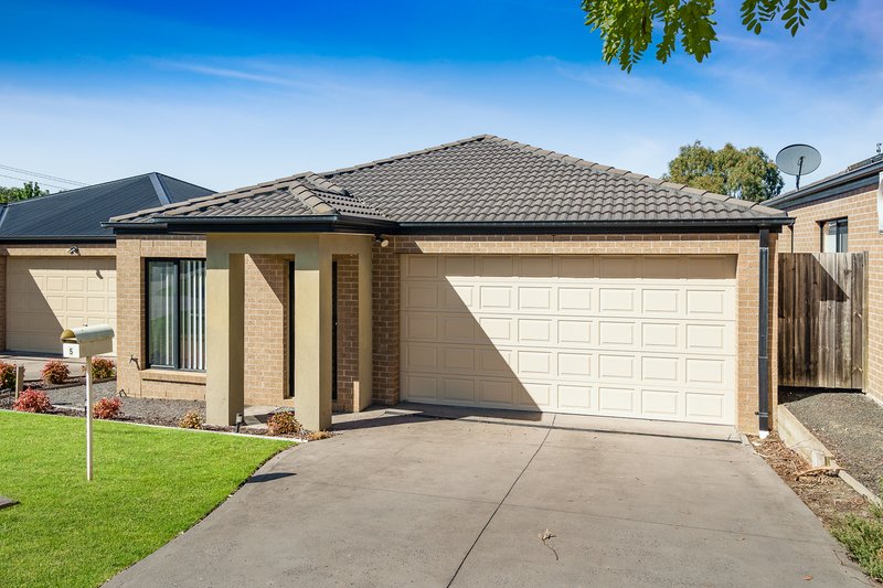 Photo - 5/103 Army Road, Pakenham VIC 3810 - Image 2