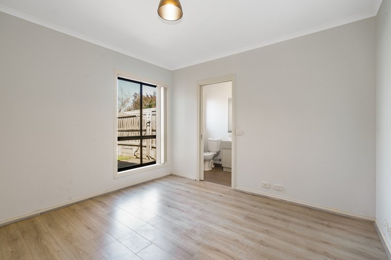 Photo - 5/103 Army Road, Pakenham VIC 3810 - Image 6