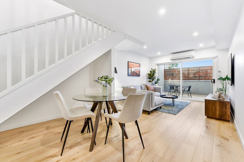 Photo - 5/1038 North Road, Bentleigh East VIC 3165 - Image 2