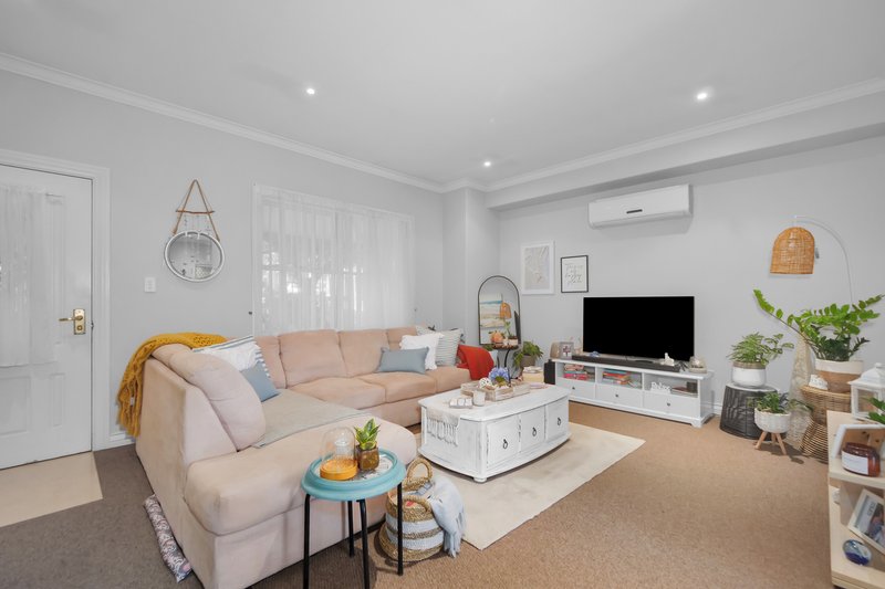 Photo - 5/104 Menangle Street, Picton NSW 2571 - Image 3