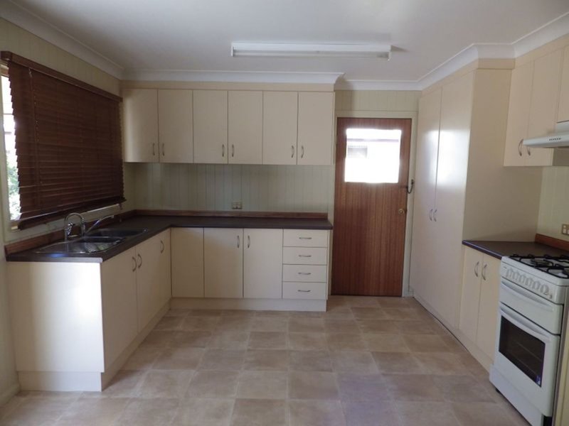 Photo - 5/104 Wyndham Street, Roma QLD 4455 - Image 4