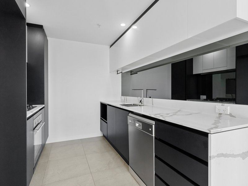 Photo - 5106/5 Harbour Side Court, Biggera Waters QLD 4216 - Image 2