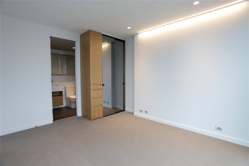 Photo - 5107/442-450 Elizabeth Street, Melbourne VIC 3000 - Image 4