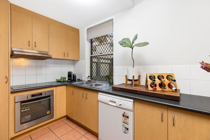 Photo - 5/108 Glenalva Terrace, Enoggera QLD 4051 - Image 3