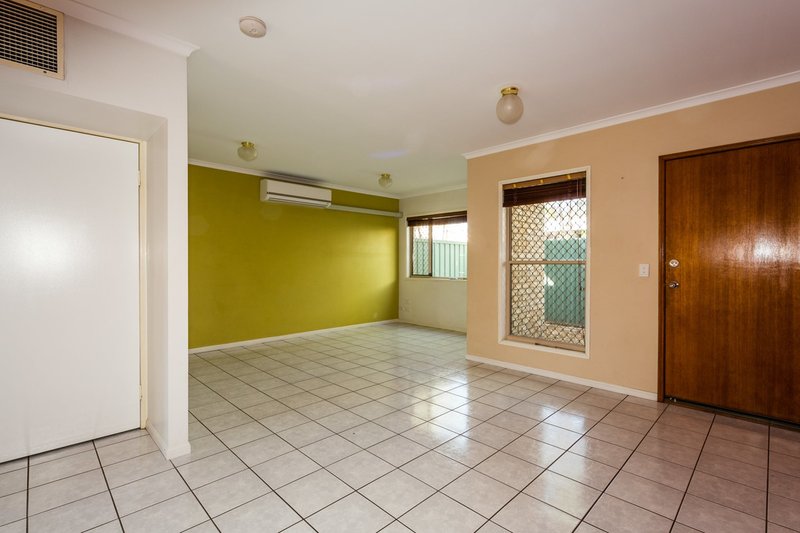 Photo - 5/109 Doughan Terrace, Mount Isa QLD 4825 - Image 5