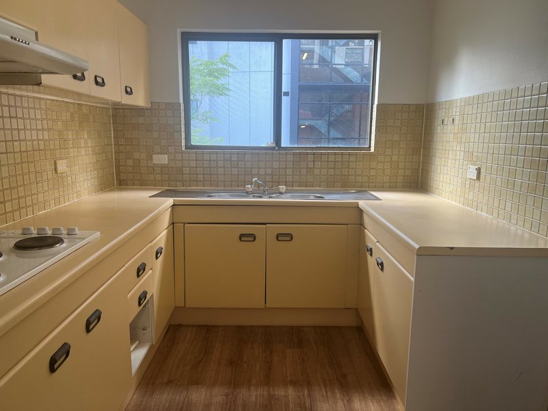 Photo - 5/11-13 Clarence Street, Burwood NSW 2134 - Image 4