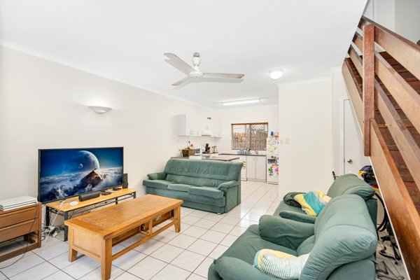 Photo - 5/11-13 Short Street, Redlynch QLD 4870 - Image 3