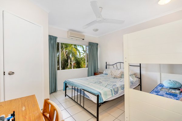 Photo - 5/11-13 Short Street, Redlynch QLD 4870 - Image 8